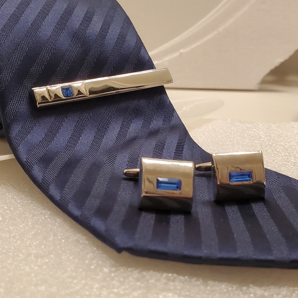 E23 Cufflinks with TieClip - Picture 5 of 5